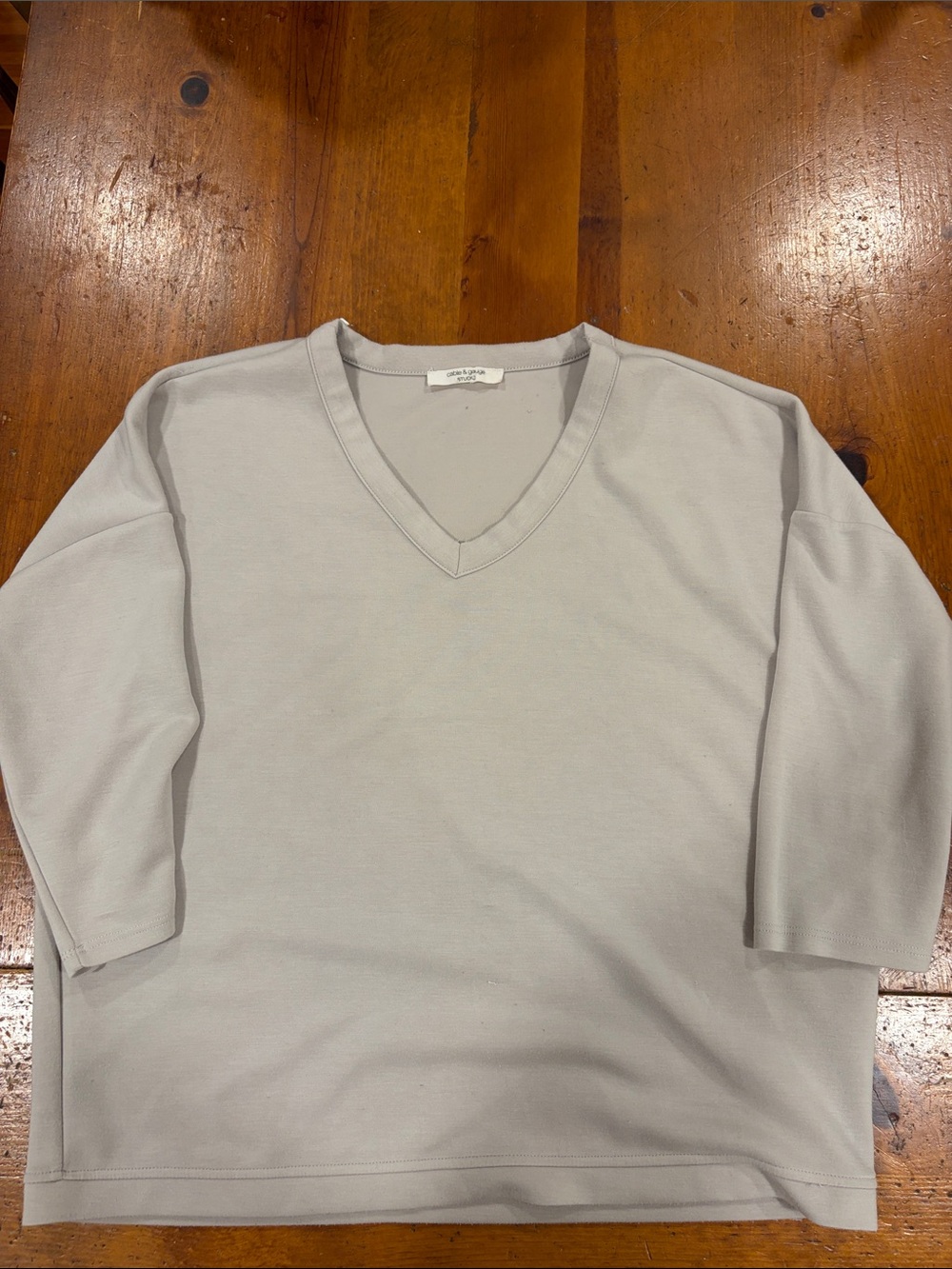 Cable & Gauge Pale Gray V-Neck Relaxed Knit Top